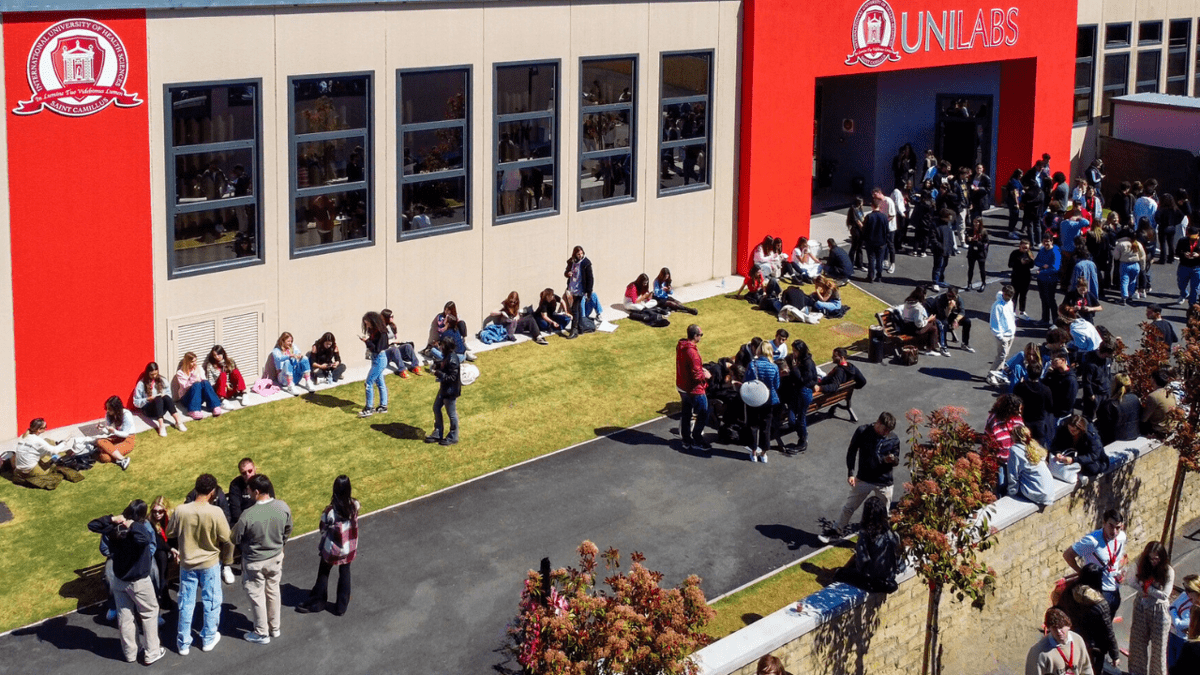 UniCamillus, orientamento per studenti superiori con open day di Medicina e Odontoiatria - 