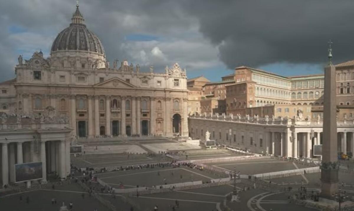 Fumata bianca possibile già al secondo giorno del Conclave | I cardinali saranno pronti a sorprendere? - 