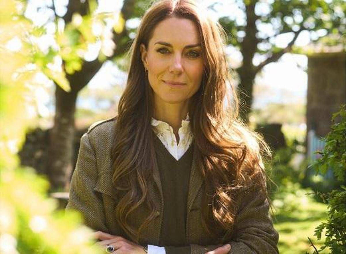 Kate Middleton, la nuova foto dove non sorride è un inno alla natura - 