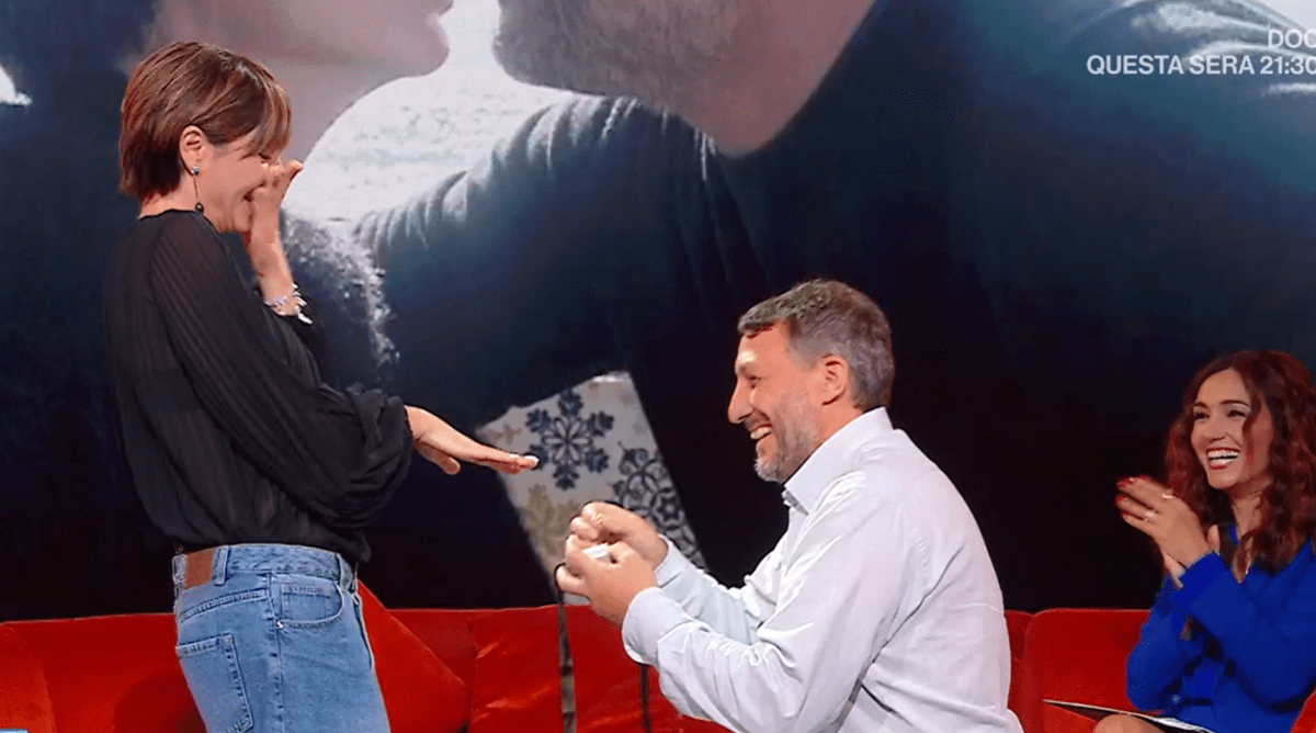 Ilaria Galassi, proposta di matrimonio a 'La volta Buona': la sorpresa in diretta - 
