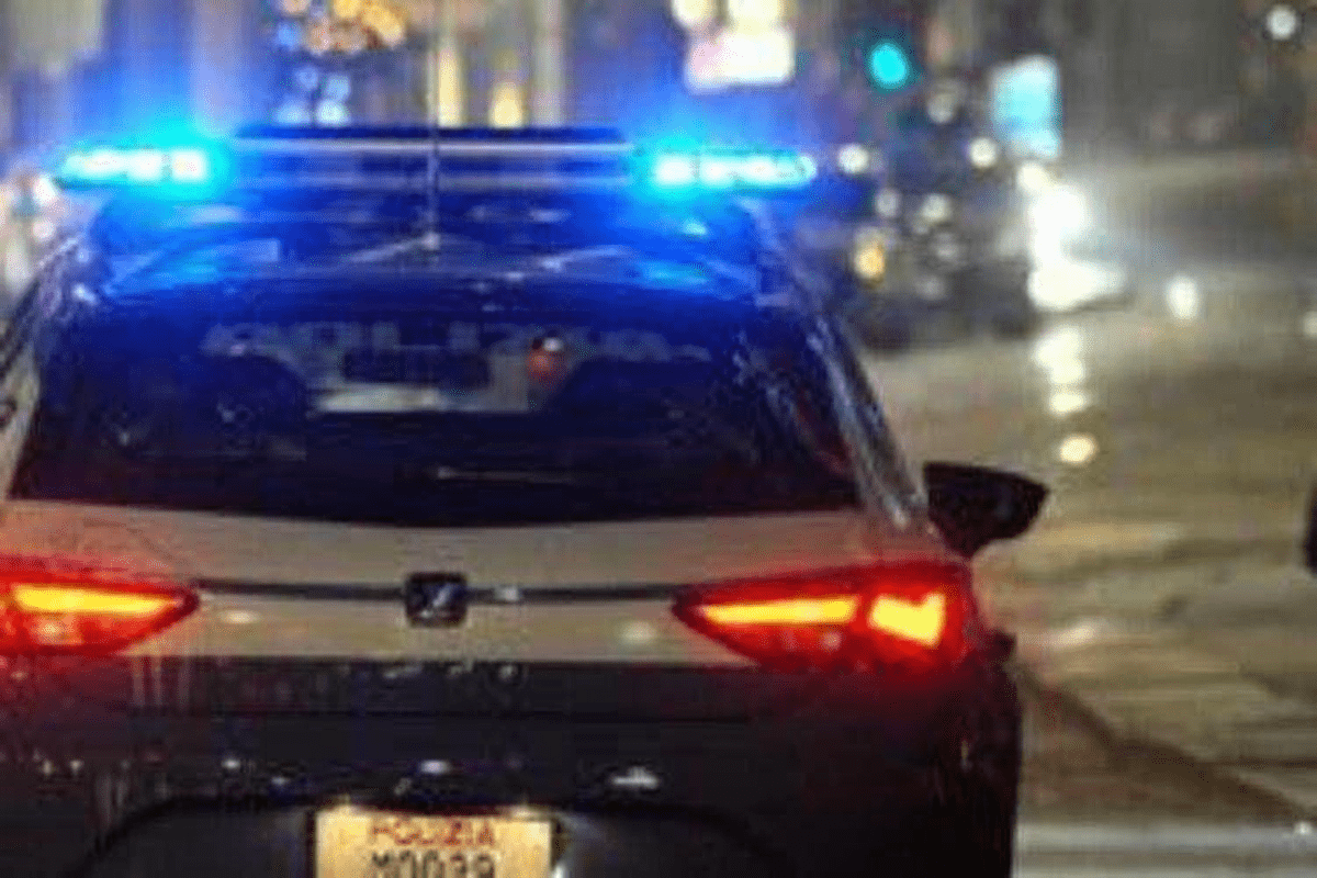 Napoli, sparatoria in piazza a Pianura: nessun ferito -