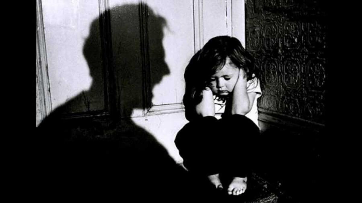 Maestra sospesa dopo un anno di terrore in classe | I genitori non riescono a credere ai maltrattamenti sui bambini! - 