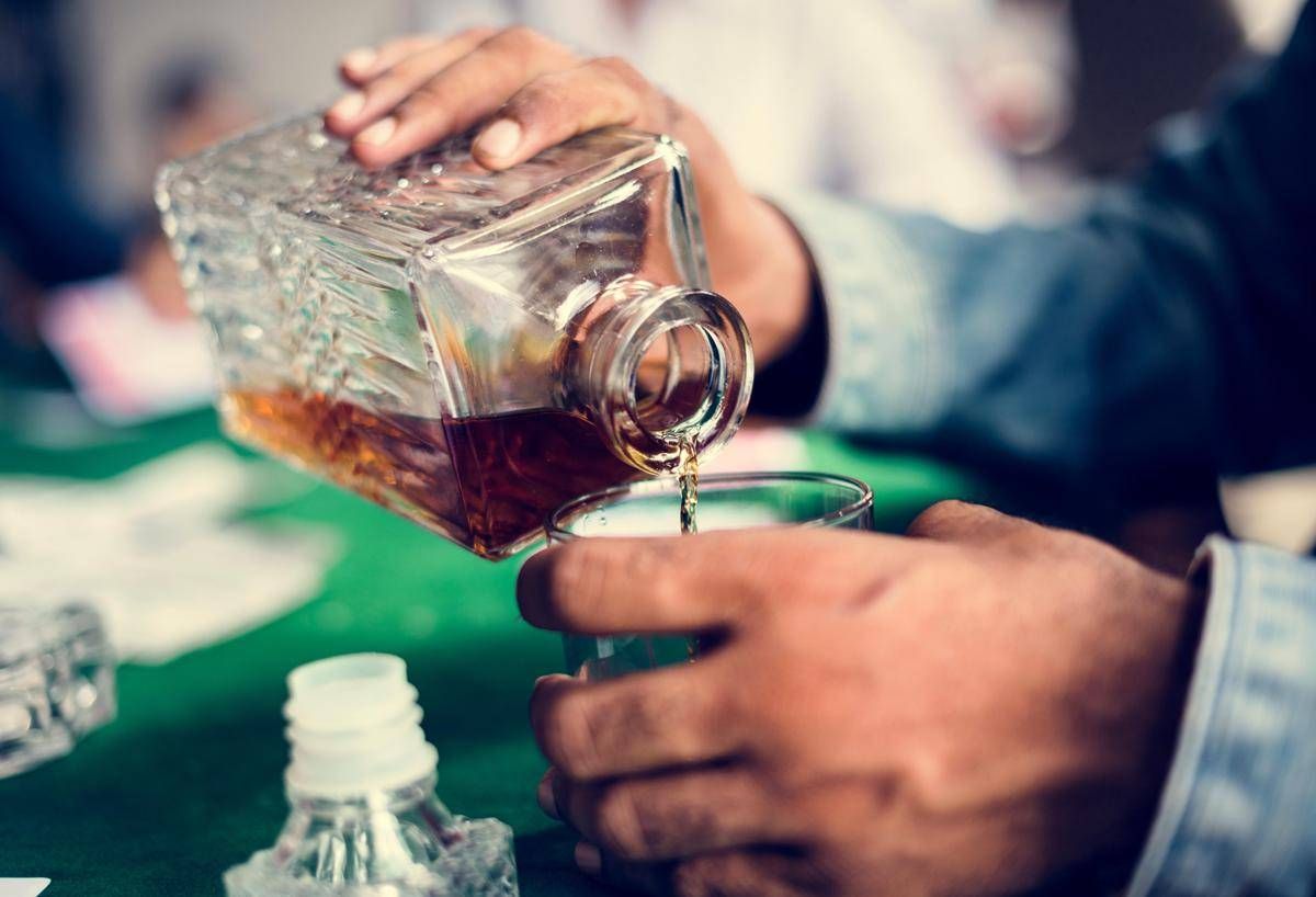 Nuovi antiobesità riducono di 2 terzi il consumo di alcol: lo studio -