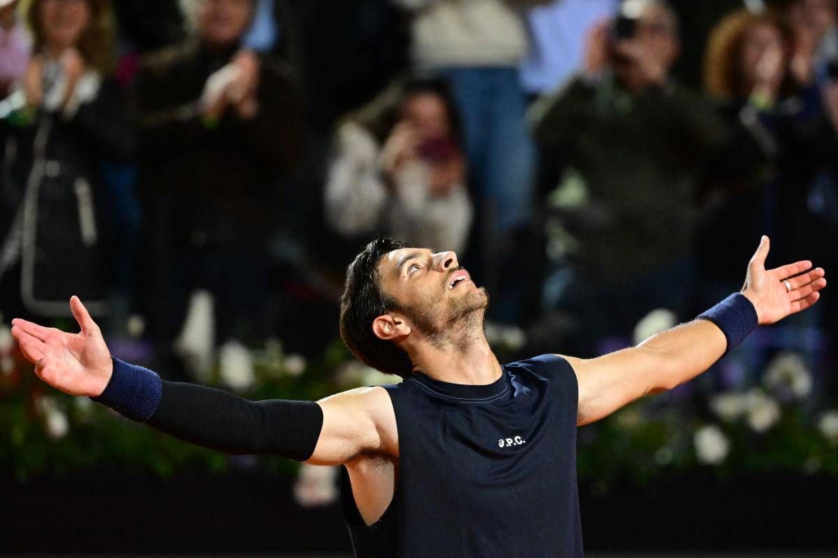 Meraviglia Musetti, batte Zverev e vola in semifinale agli Internazionali - 