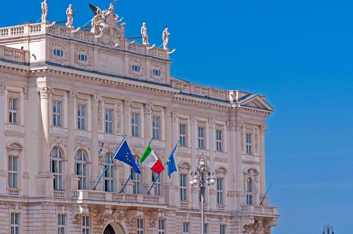 Regione Friuli Venezia Giulia, assessori Lega rimettono deleghe: "Crisi ormai aperta" -