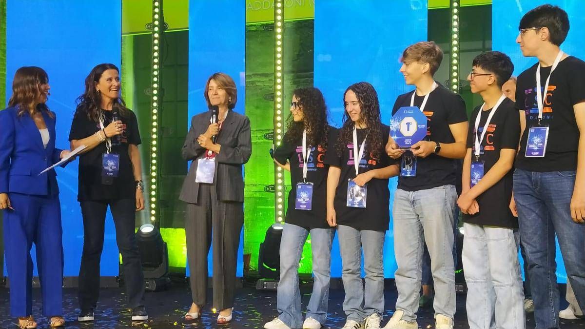 Liceo 'Cortese' di Maddaloni vince 'Mad for Science' - 