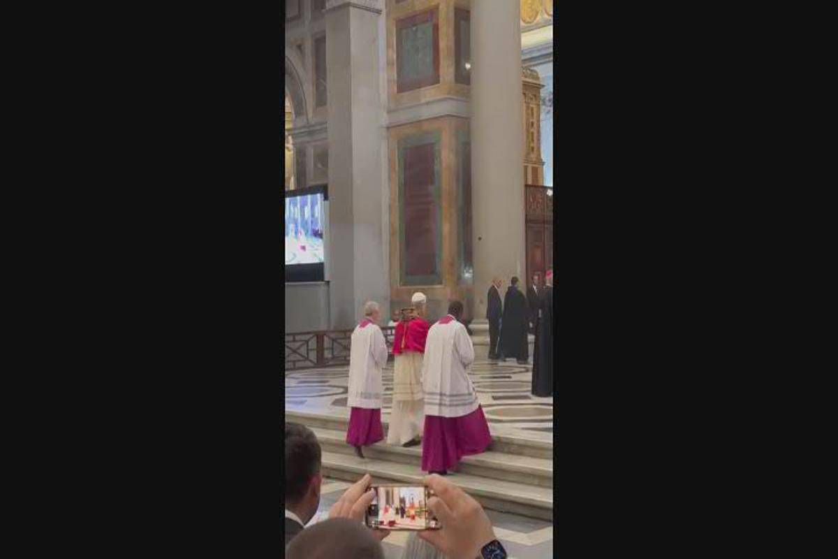 Papa alla Basilica di San Paolo, la preghiera al sepolcro dell'apostolo delle genti - Video - 
