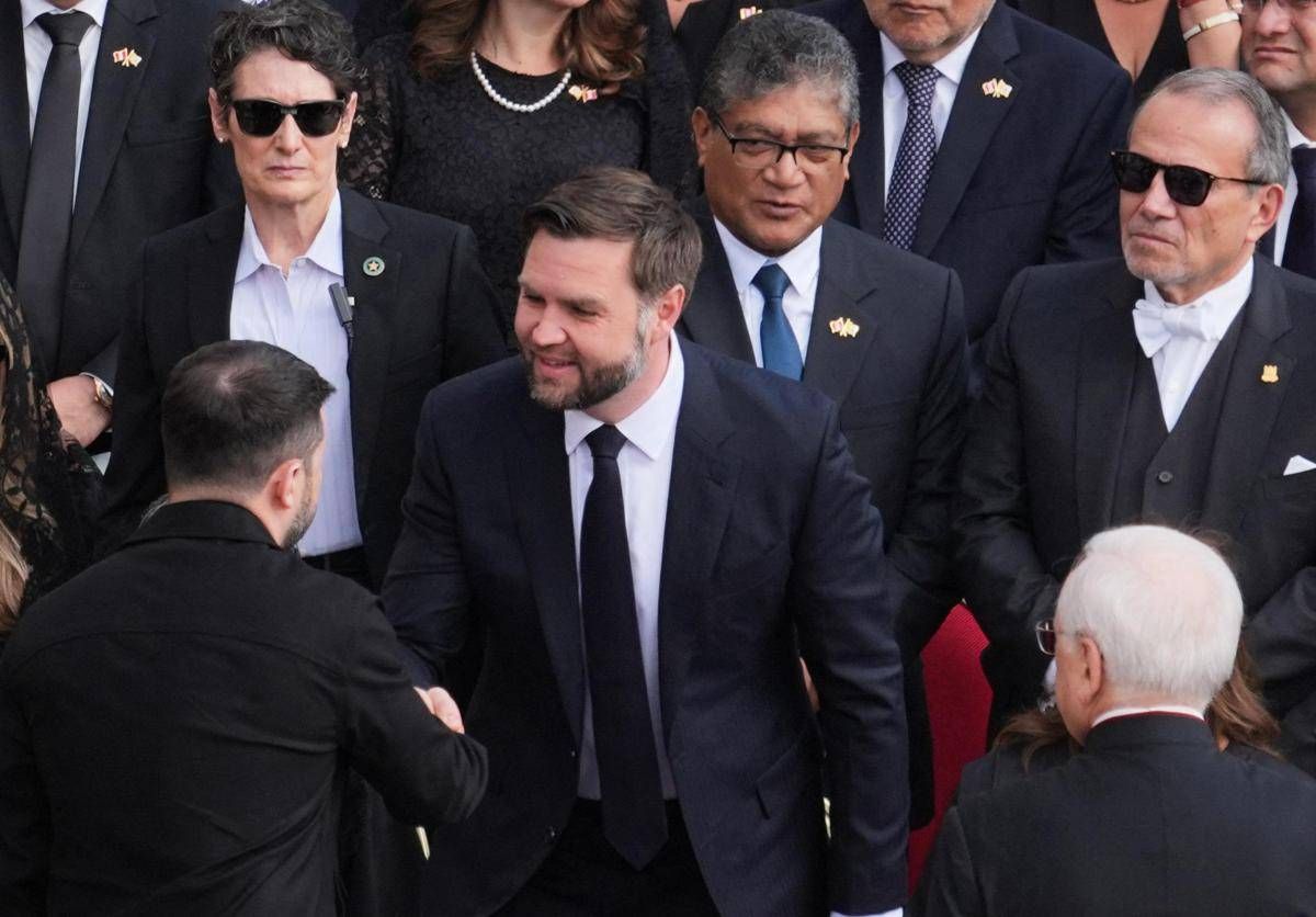 Ucraina-Russia, Vance incontra Zelensky a Villa Taverna - 