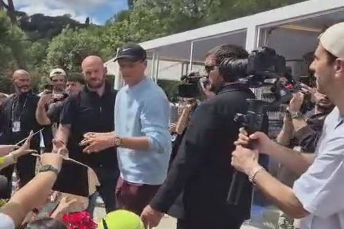 Sinner, l'assalto dei bambini: cori e autografi agli Internazionali - Video -