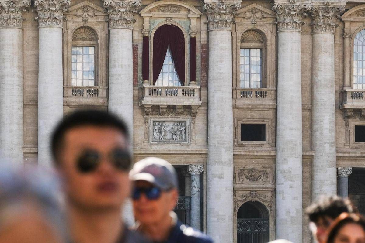 Conclave elegge Prevost nuovo Papa, l'annuncio con l'habemus papam - 