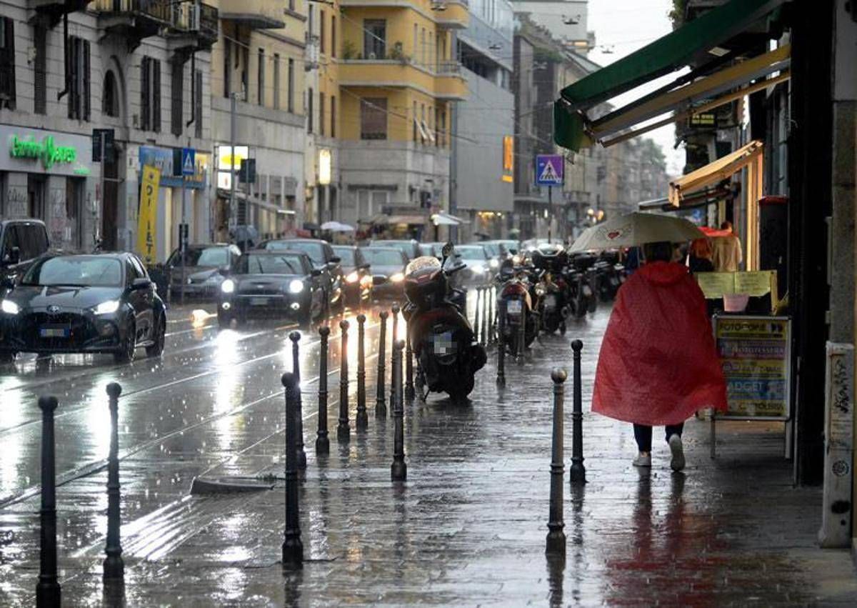 Niente caldo africano e tanta pioggia, sole solo nel weekend: le previsioni meteo - 