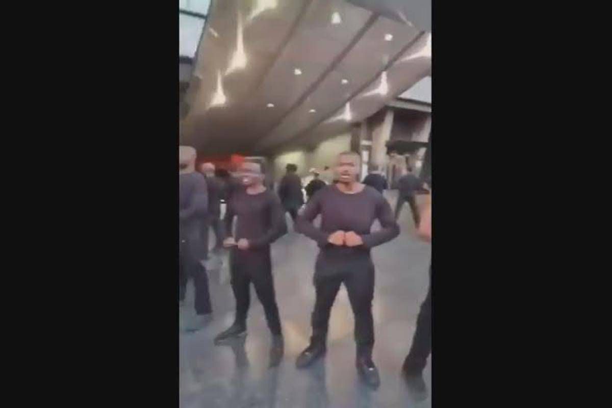 'Heil Hitler', il coro di Kanye West fa scandalo a Los Angeles - Video - 