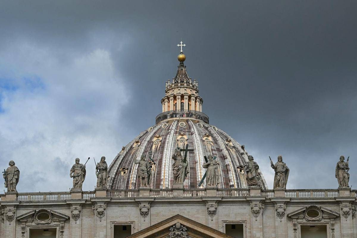 Conclave, secondo giorno di votazioni per eleggere il nuovo Papa -
