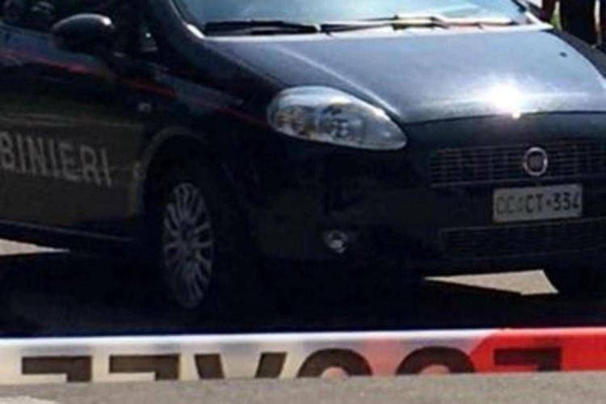 Omicidio-suicidio nel Napoletano, morta la donna trovata ferita in auto - 