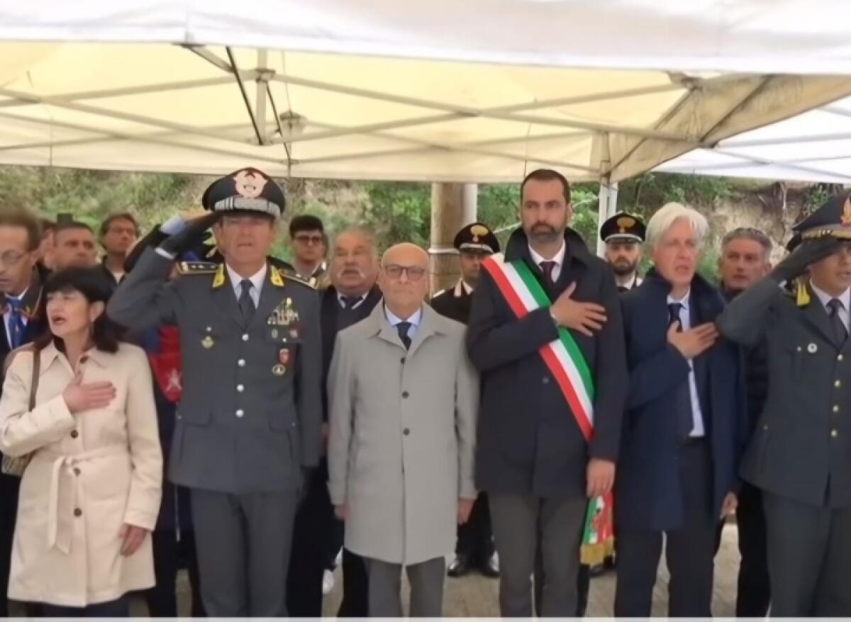 Giovanni Denaro: il coraggio dimenticato che torna a brillare nel Comune di Messina | Un tributo inaspettato alla memoria dei nostri eroi? -