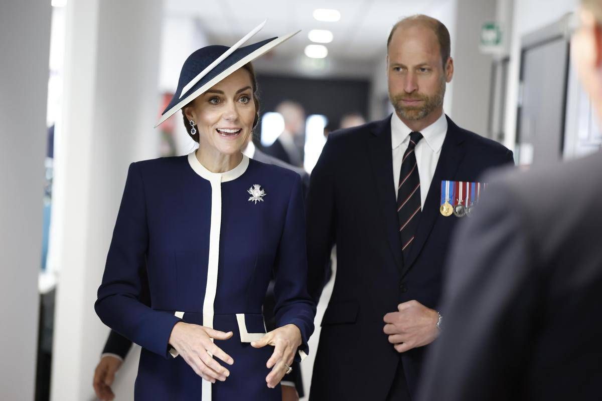 Kate Middleton omaggia Lady Diana e il suo iconico look navy - 