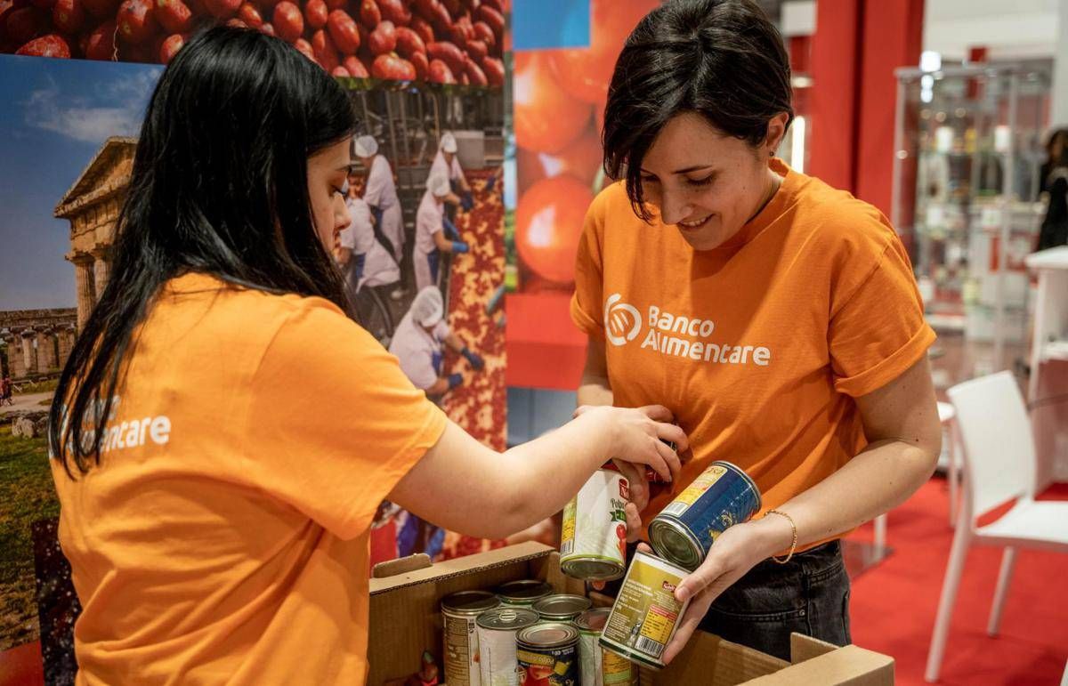 Fiere, Tuttofood contro lo spreco: appello agli espositori per donare eccedenze al Banco alimentare -