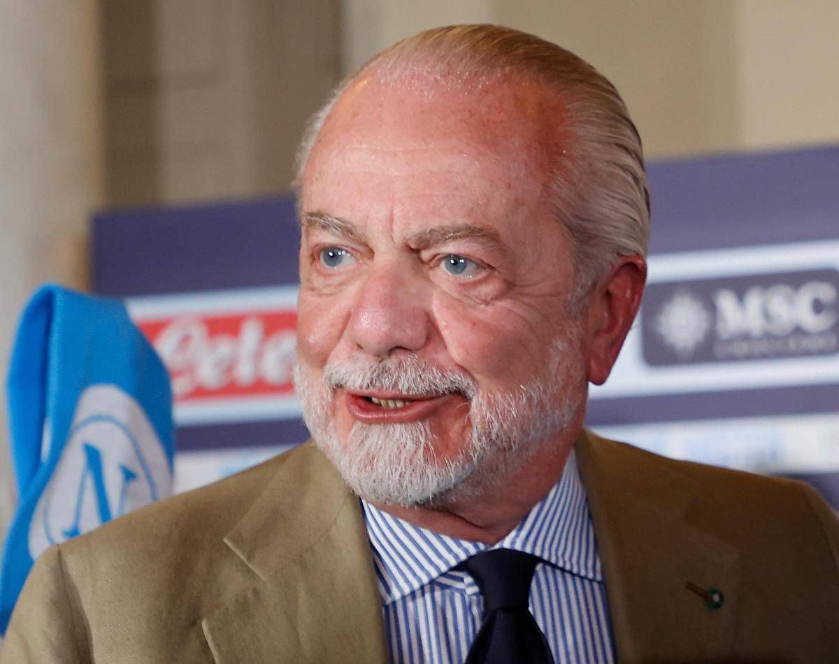 Napoli, De Laurentiis: "De Bruyne ha preso casa. Conte? Se vuole rimanere..." - 