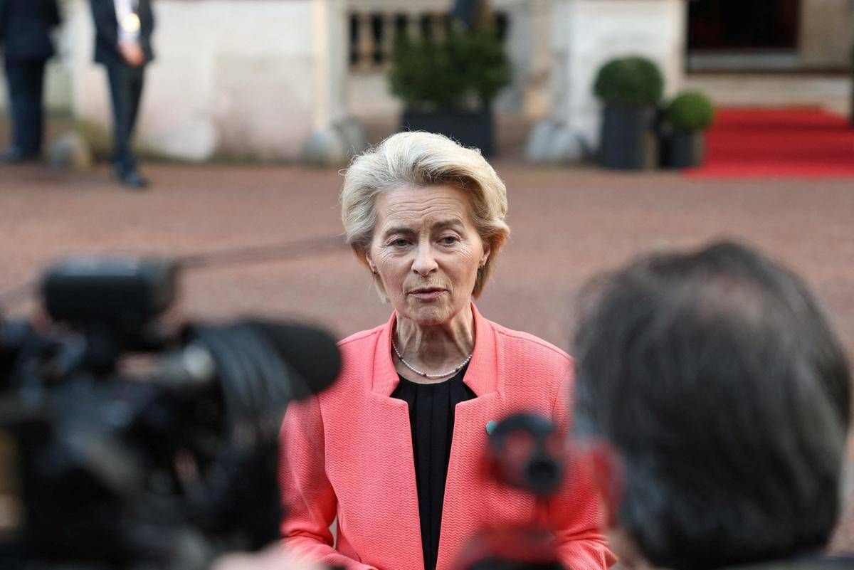 Covid, sms scambiati tra von der Leyen e Pfizer: annullato divieto di accesso - 