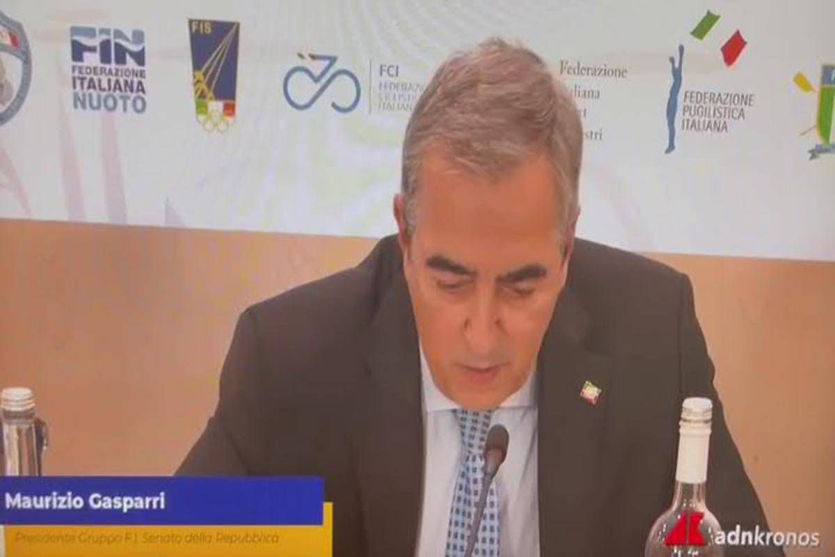 Gasparri, pace fatta con Fedez: "Verrà al Congresso dei giovani di Forza Italia" - Video -