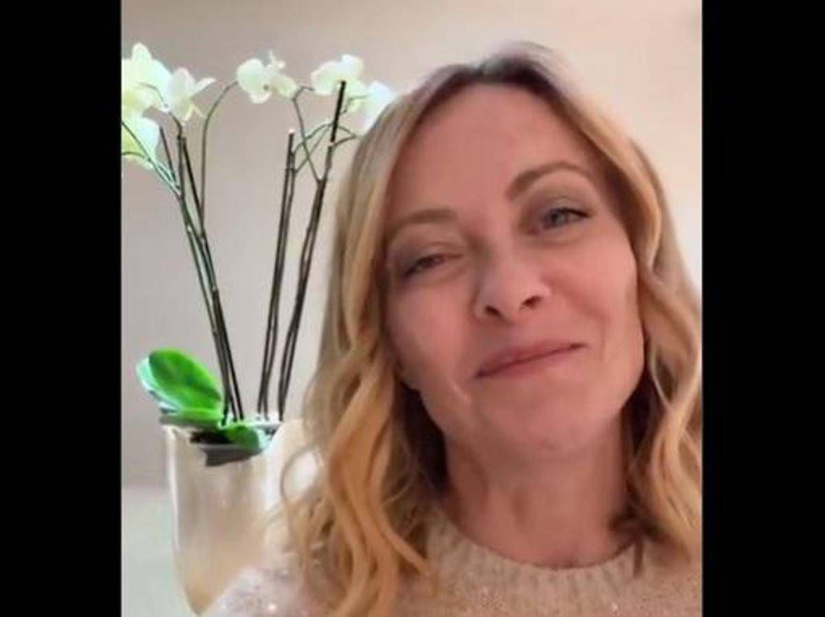 Festa della mamma, il messaggio di Meloni: "Essere madre sfida più straordinaria" -