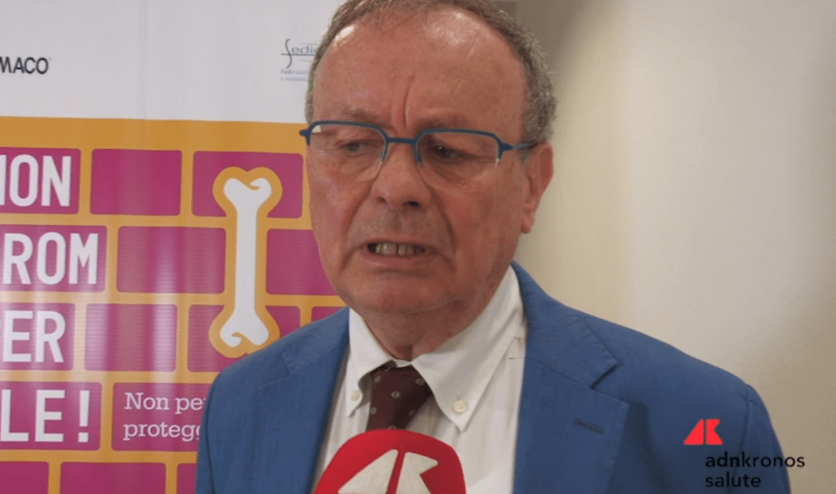 Osteoporosi, reumatologo Rossini: "4 mln di casi in Italia, 80% donne" - 