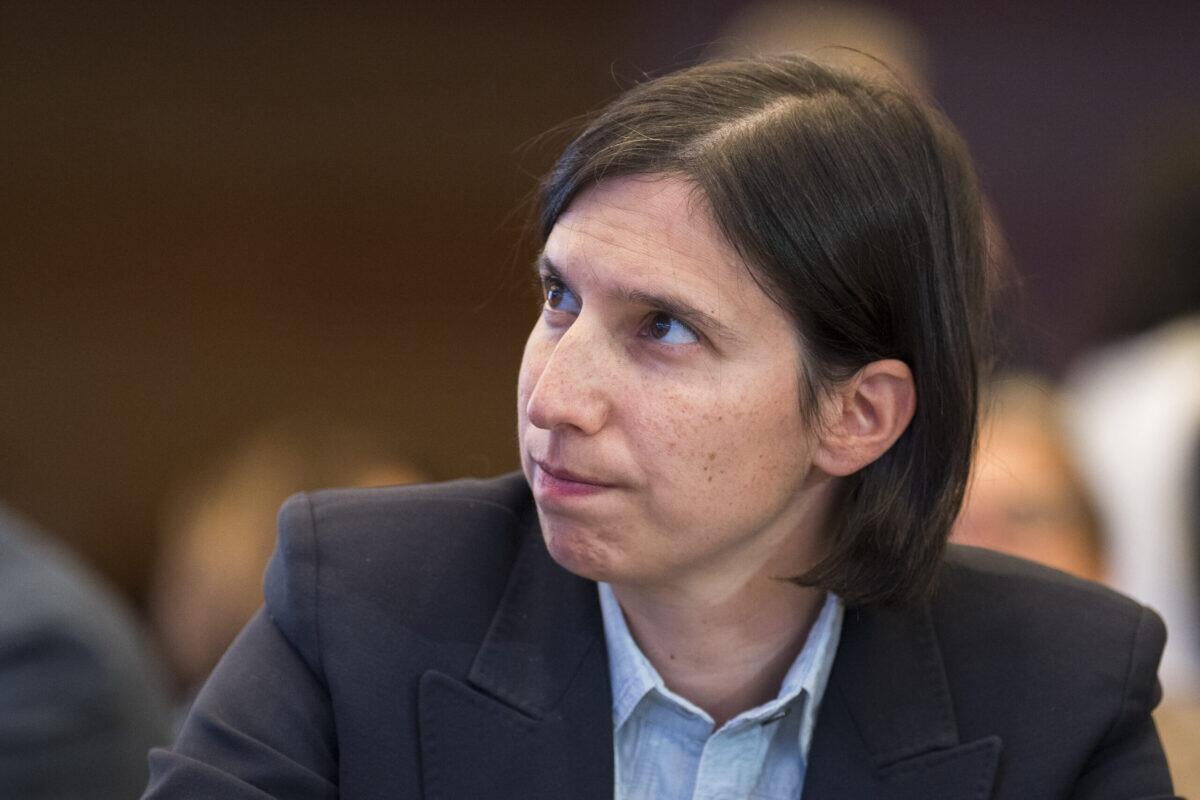 Femminicidi in crescita | Il coraggio di Schlein: "Basta repressione, servono educazione e dialogo" -