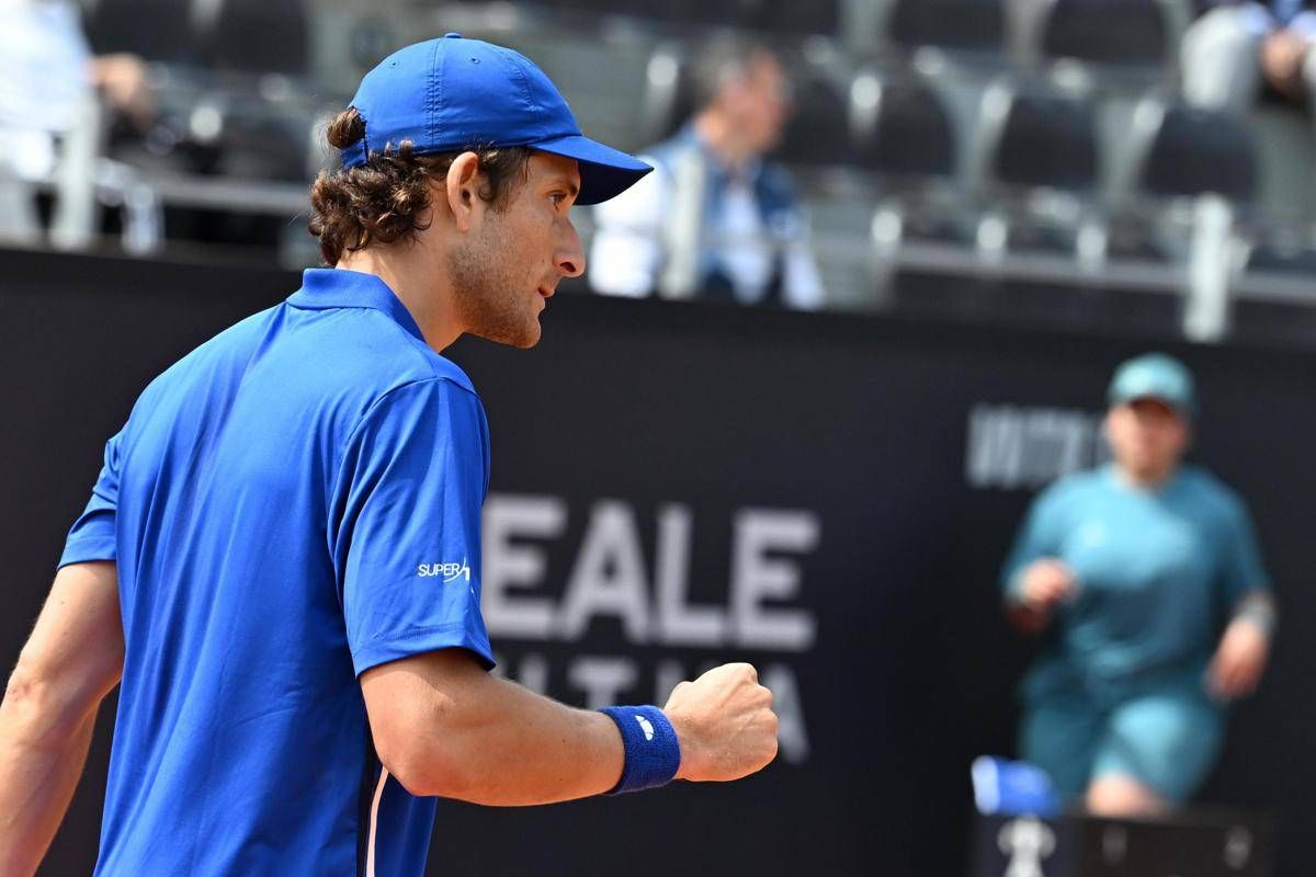 Francesco Passaro, chi è l'azzurro che ha battuto Dimitrov a Roma -