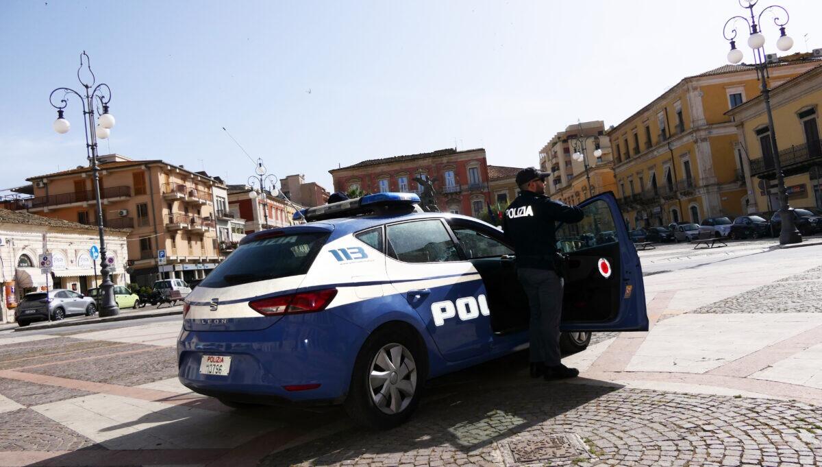 Incendio in piena notte a Ragusa | Chi è il misterioso uomo dietro le fiamme? -