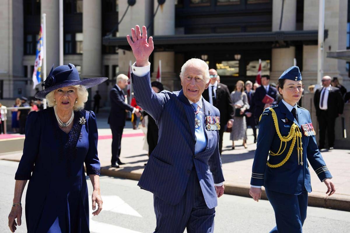 Dalla Rolls-Royce al mosaico di Zelensky, ecco i regali alla Royal Family - 