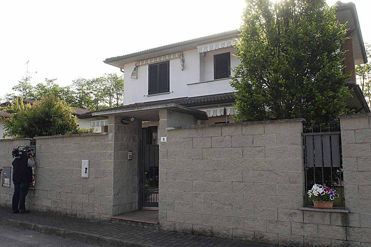 Garlasco, famiglia Poggi: "Si cerca attizzatoio? In casa manca solo un martello" - 