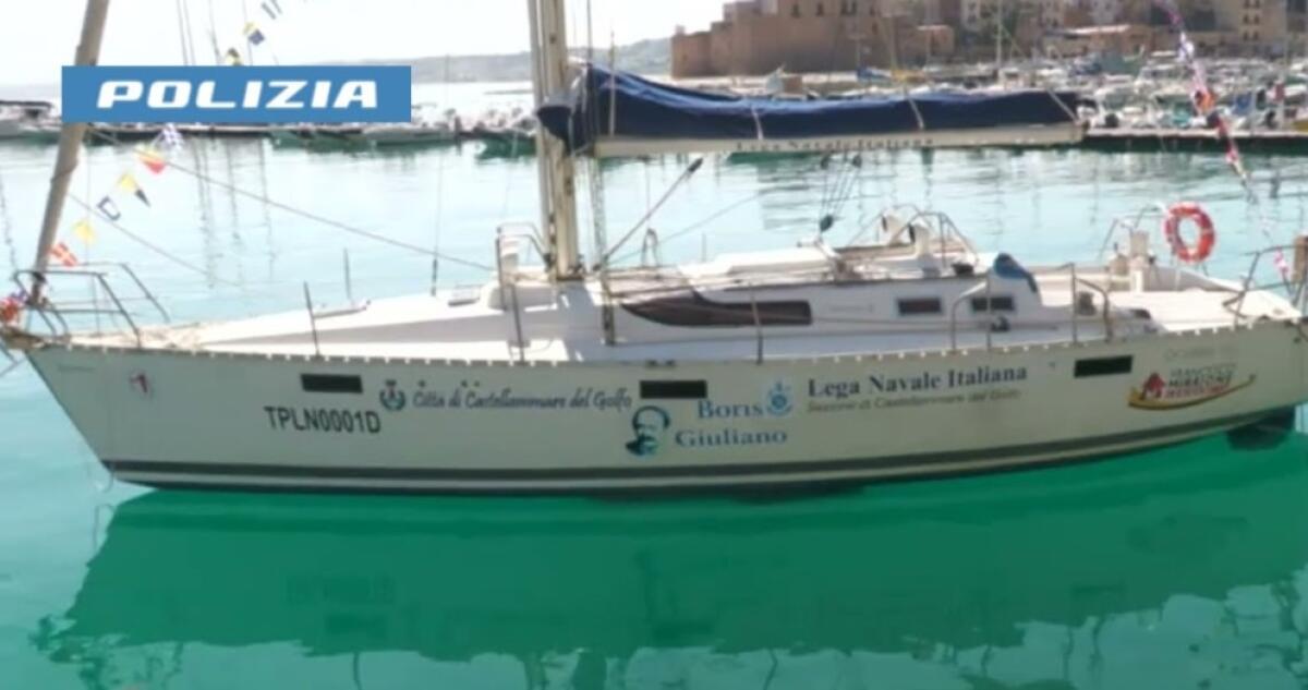 Un'imbarcazione confiscata alla mafia | La commemorazione del Vice Questore Giuliano stupisce Trapani! -