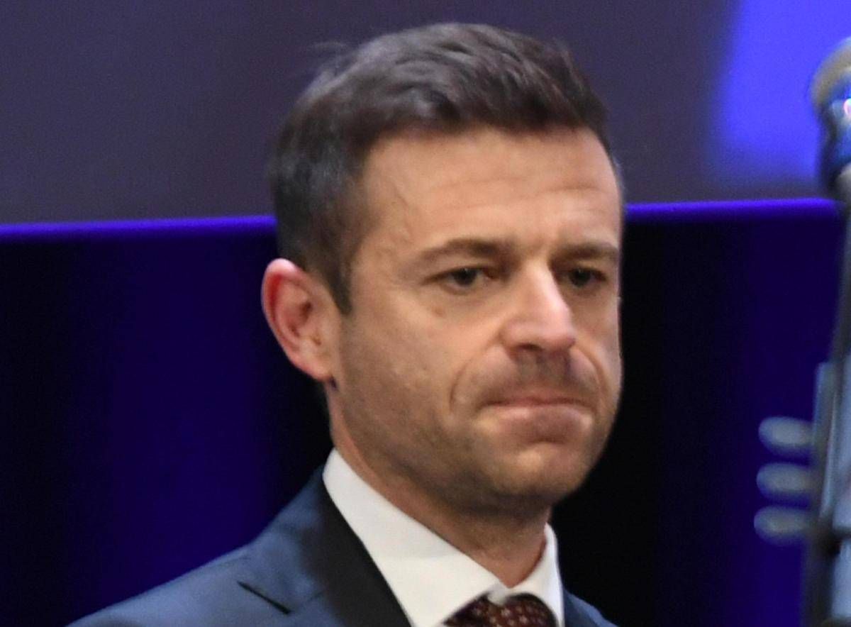 Sindaco Sorrento arrestato, telecamera riprende staffista mentre conta i soldi - Video - 