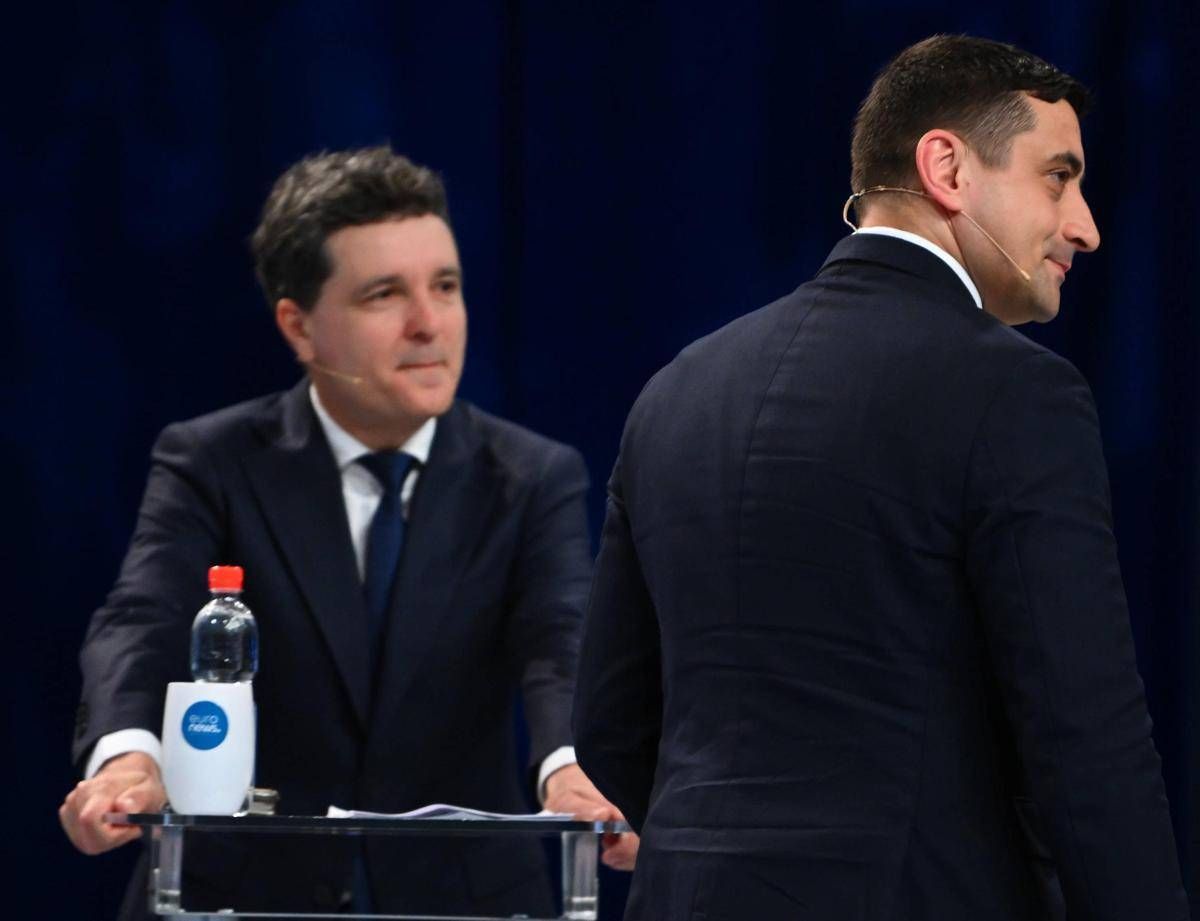 Elezioni Romania 2025, urne aperte per secondo turno delle presidenziali: la sfida Simion-Dan - 