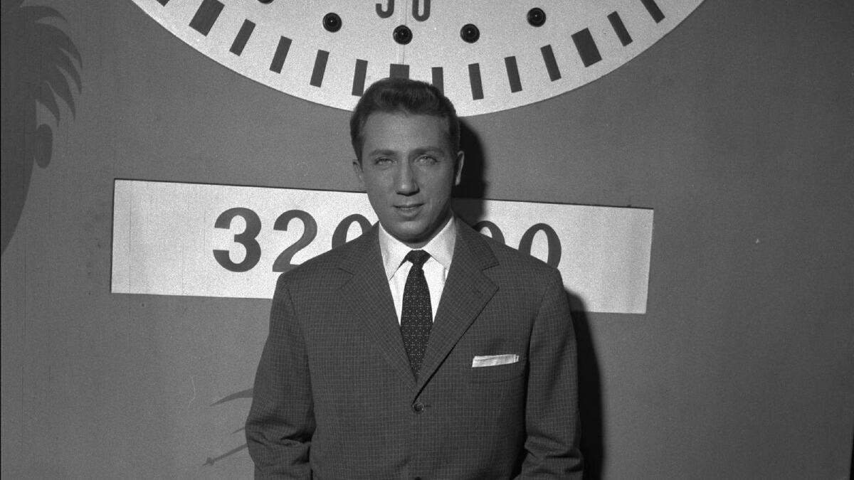 Celebriamo la Nascita di Mike Bongiorno: 101 Anni di Eredità Televisiva e Carisma senza Tempo -