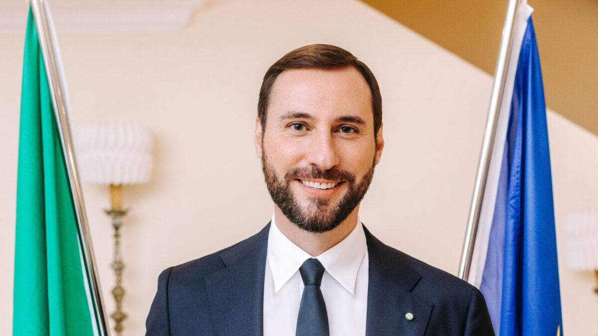 Paolo Petrocelli a soli 40 anni diventa Cavaliere | Scopri il segreto della sua straordinaria carriera! -