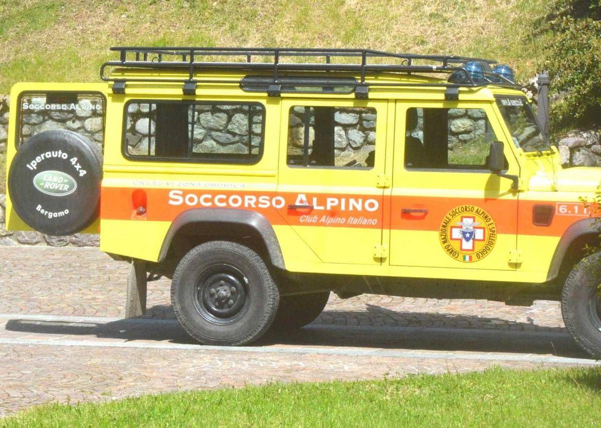 Scivola in una grotta, morto uno speleologo nel Varesotto -