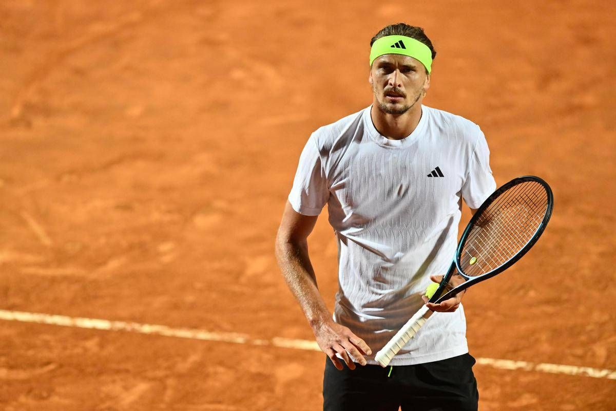 Zverev, paura sul volo per Parigi: "L'aereo è stato colpito da un fulmine" - 