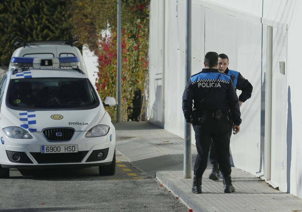 Lo Stato le 'regala' 400mila euro, lei li spende. Ora però rischia l'arresto -