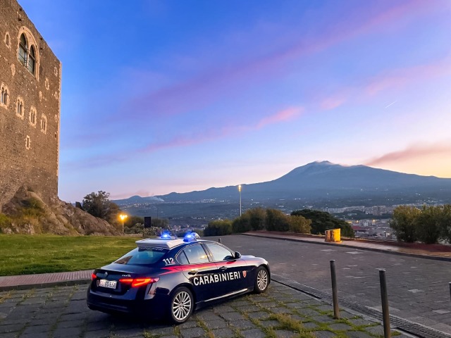 Carabinieri omaggiano il Catanese: