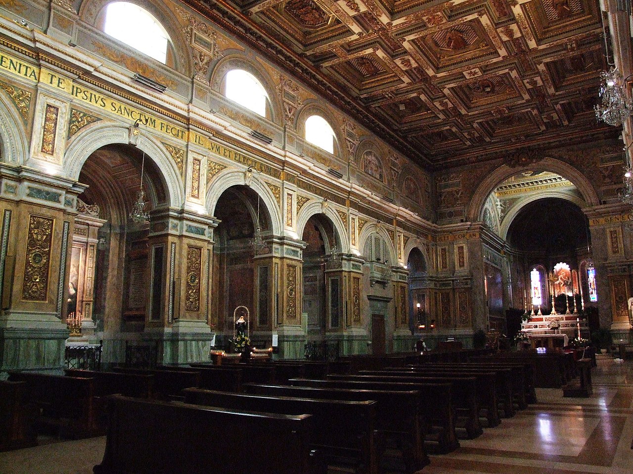 Interno chiesa