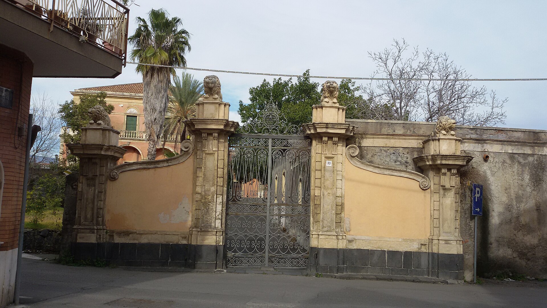 Ingresso Villa Leoni