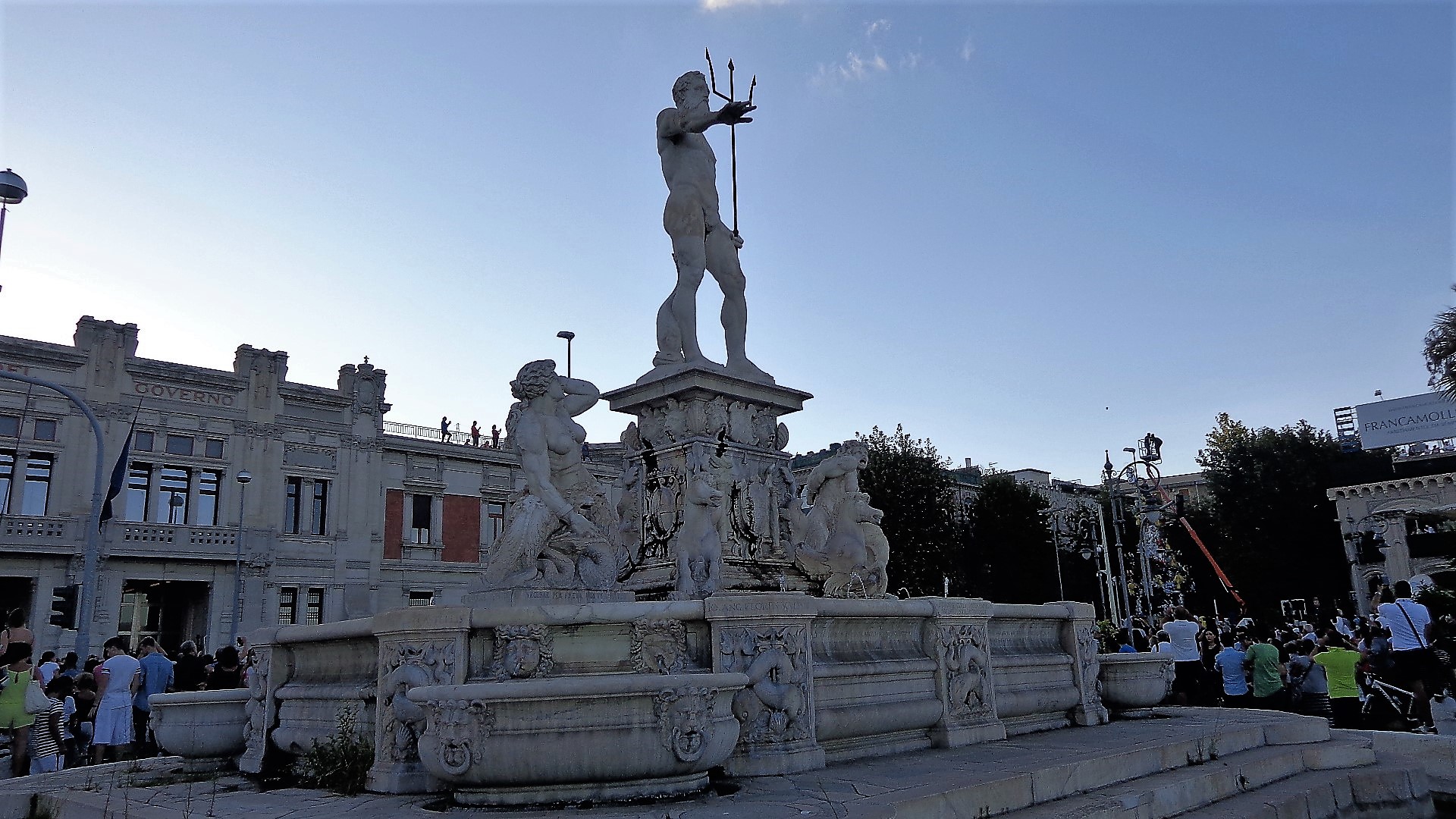 Statua
