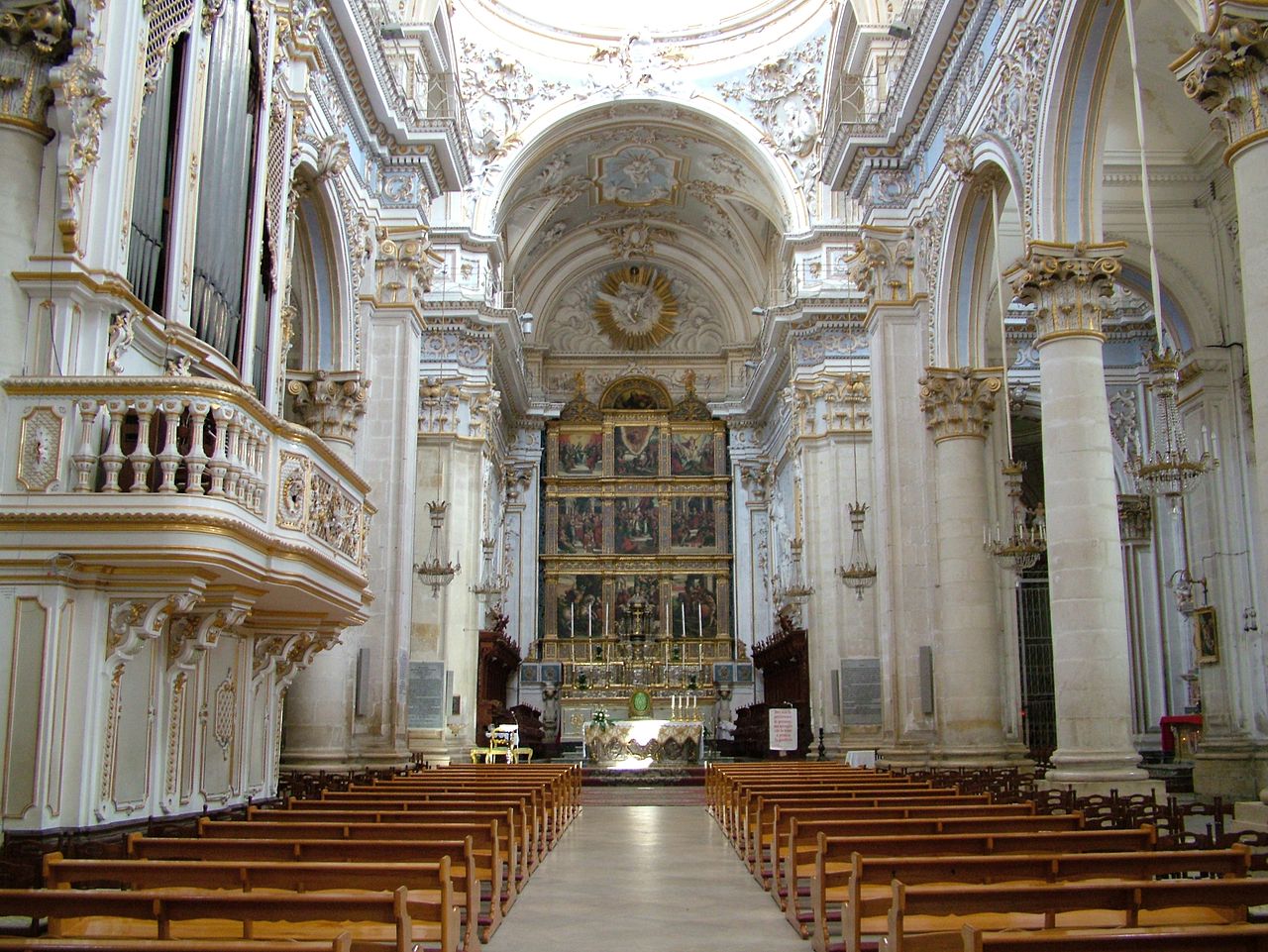 Interno della chiesa