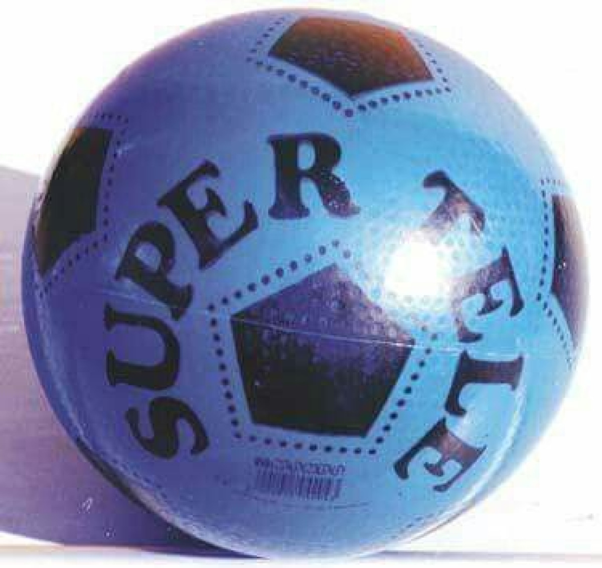 Super Tele: il pallone leggero che ha fatto la storia dei cortili -
