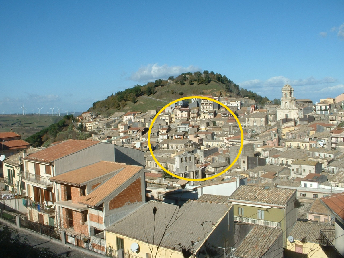 In pochi conoscono questa gemma nascosta | Il segretissimo borgo siciliano che nessuno ti ha mai raccontato - Foto: Azotoliquido/Wikipedia