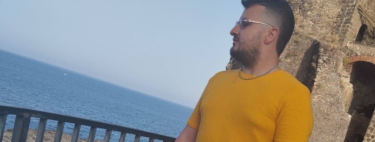 "Scusa, Santo": l'addio commosso di una sorella ferita -