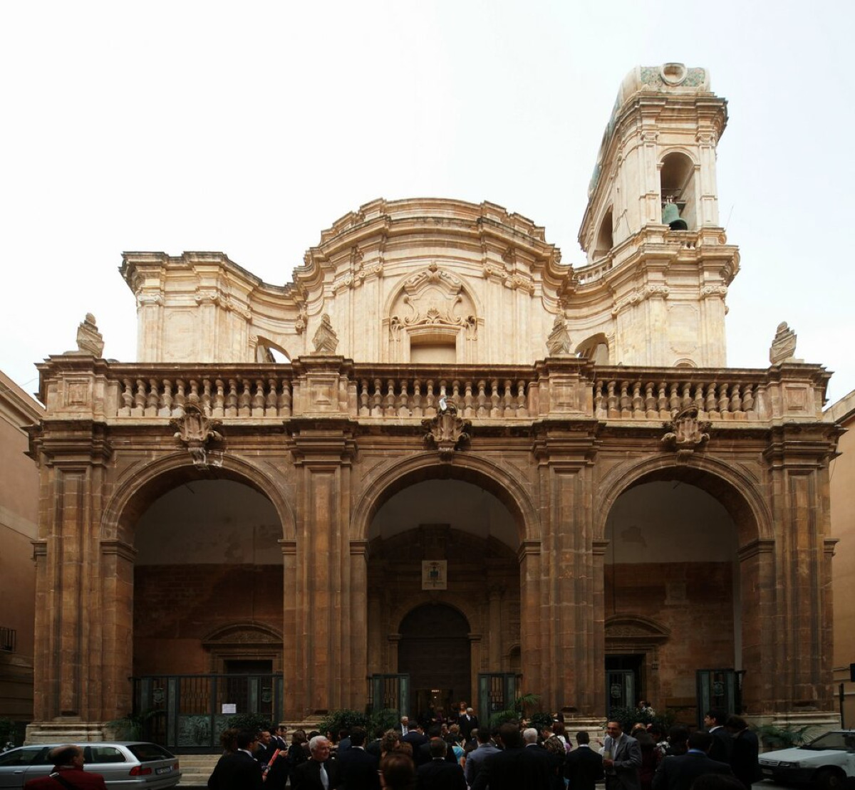 I turisti sono meravigliati | La Cattedrale di San Lorenzo a Trapani racconta qualcosa di sbalorditivo - Foto: Mboesch/Wikipedia