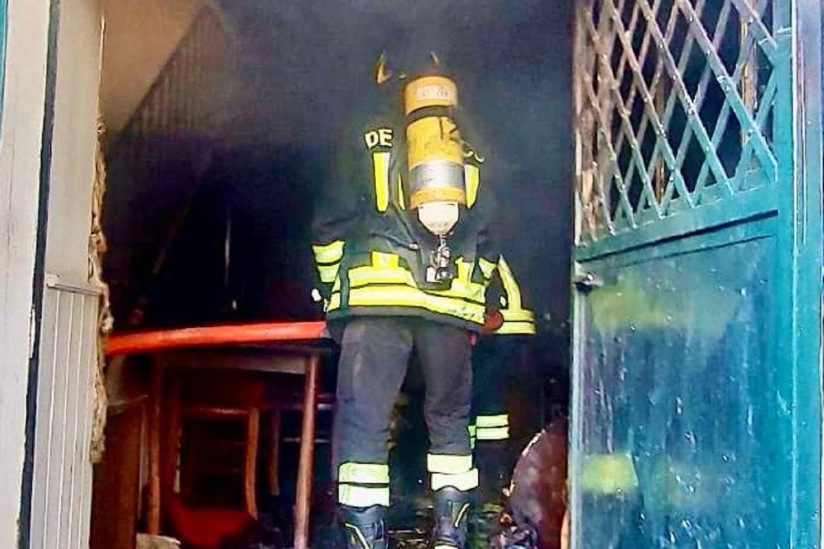 Cortocircuito innesca incendio in appartamento a Catania