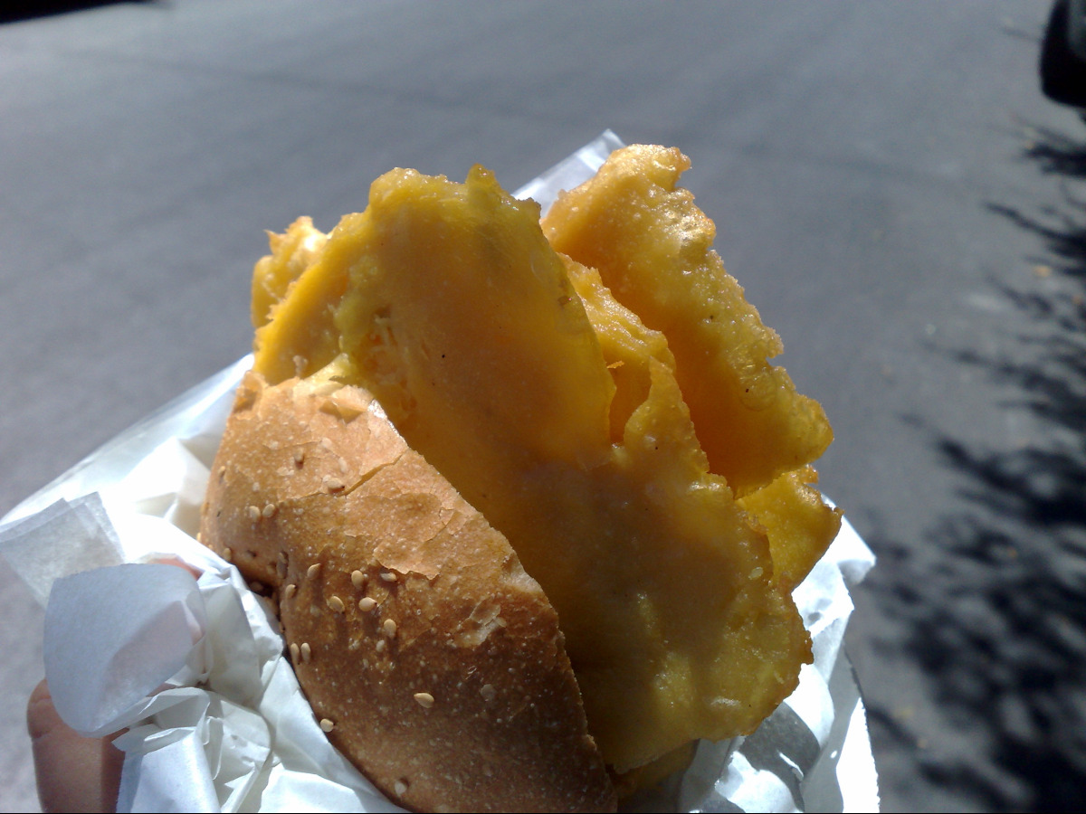 Il panino che sfama re e studenti | La vera storia e le curiosità mai raccontate del pane e panelle di Palermo - Foto: Dedda71/Wikipedia